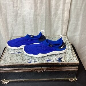 Nike toddler Aqua Sock 360- Game Royal/ White-obsidian; Size: 10C